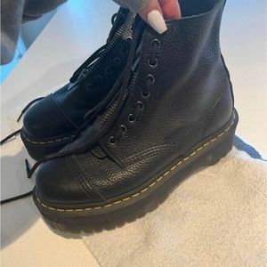 Doc Martens Sinclair Platform Size 8 Boot